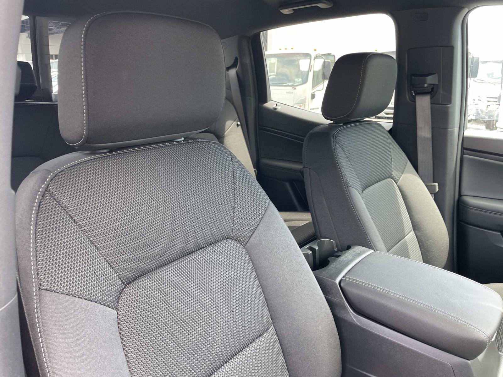 New 2026 GMC Canyon Elevation w/ Convenience Package RWD image 28