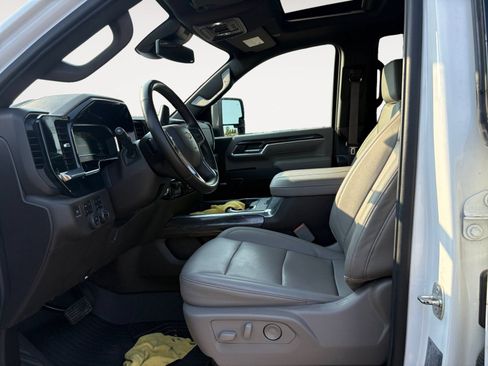 Used 2024 Chevrolet Silverado 2500 LTZ w/ LTZ Plus Package AWD/4WD image 9