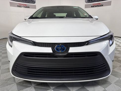 Used 2025 Toyota Corolla LE image 8