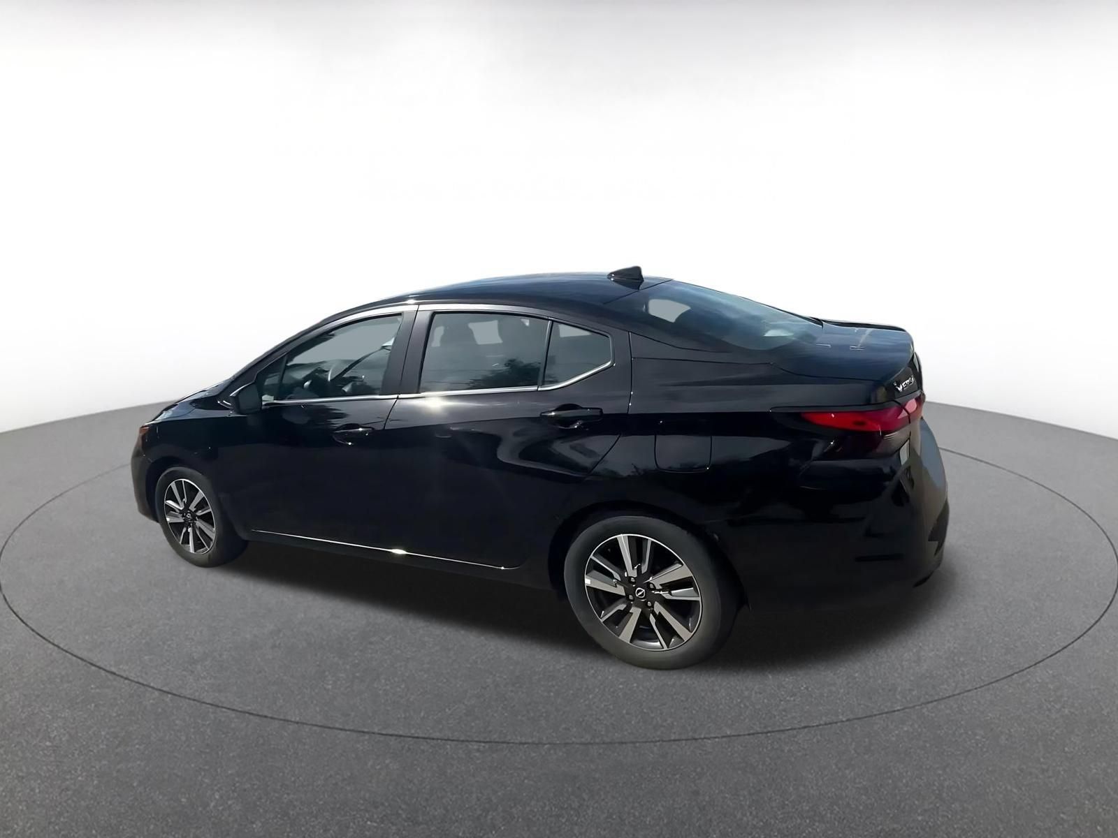 Used 2025 Nissan Versa SV FWD image 9