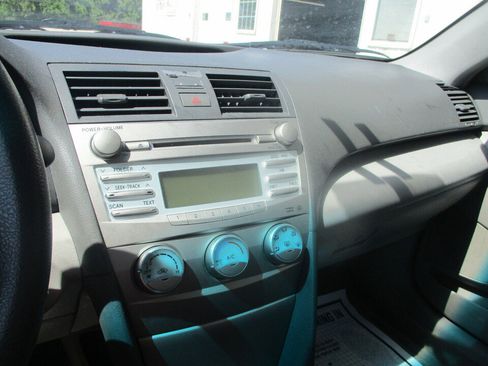 Used 2008 Toyota Camry LE FWD image 38