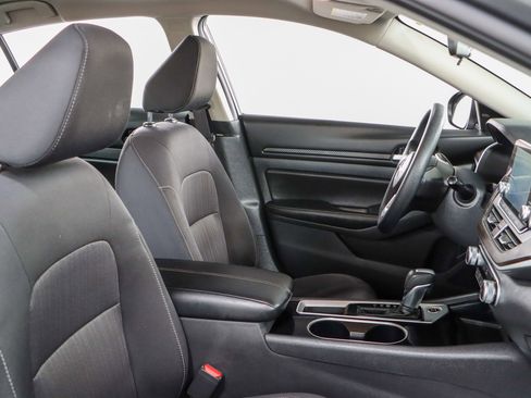 Used 2024 Nissan Altima 2.5 SV image 26