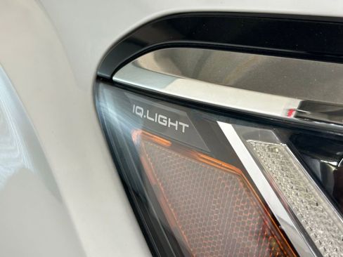 Used 2022 Volkswagen Atlas Cross Sport SE w/ Black Wheel Package image 24