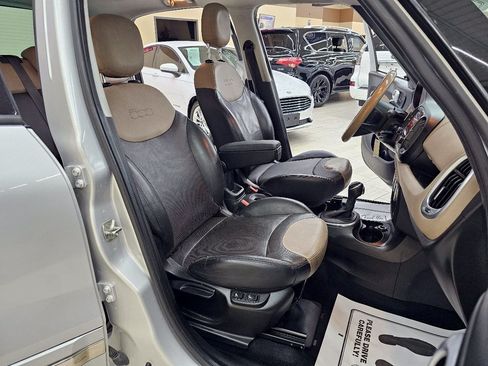 Used 2017 FIAT 500L Lounge w/ Premium Package FWD image 18