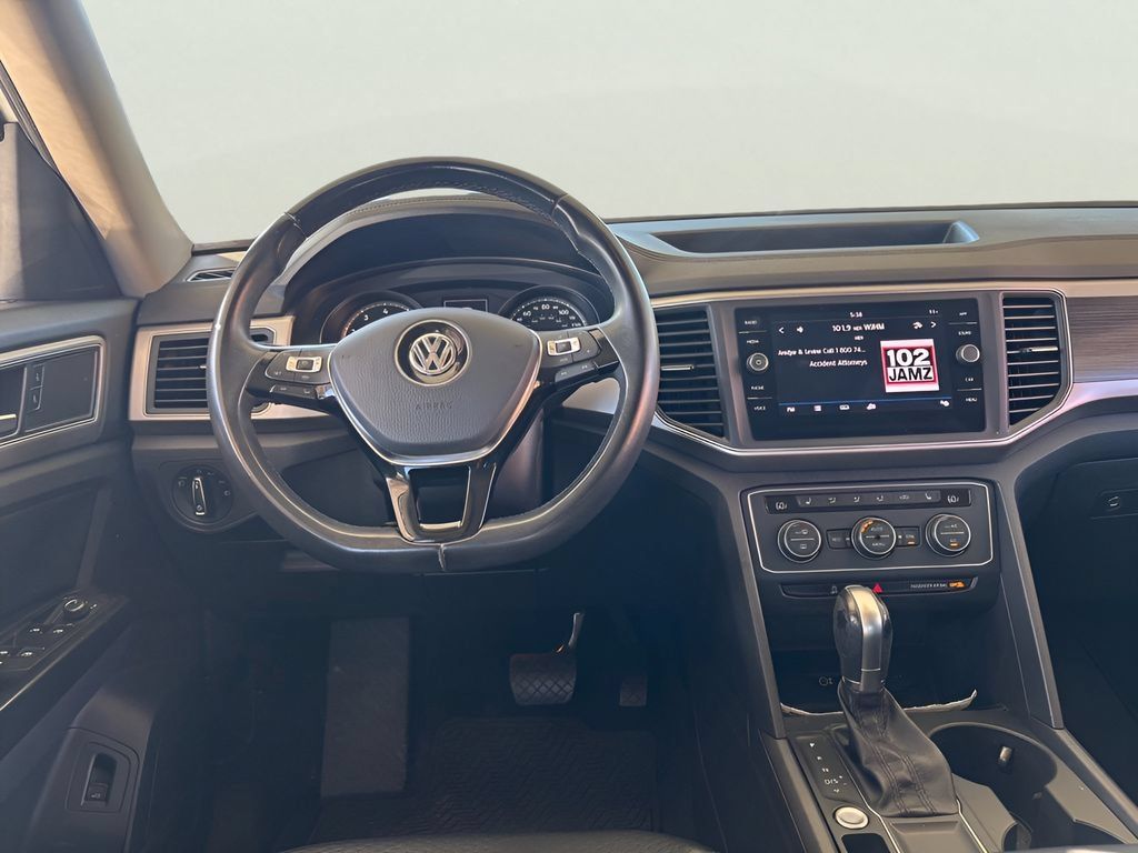 Used 2019 Volkswagen Atlas SE w/ Panoramic Sunroof Package FWD image 4