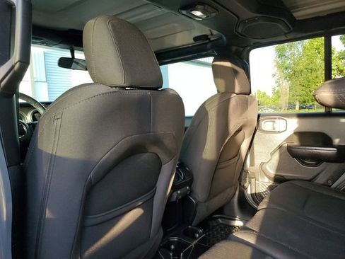 Used 2018 Jeep Wrangler Unlimited Sport S AWD/4WD image 8