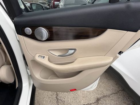Used 2017 Mercedes-Benz GLC 300 w/ Premium 2 Package image 25