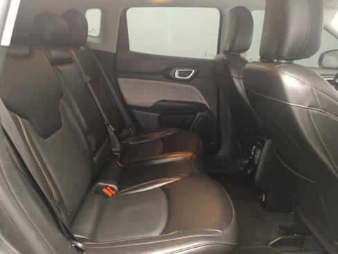Used 2022 Jeep Compass Latitude AWD/4WD image 19