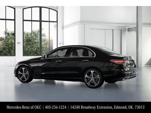 Used 2025 Mercedes-Benz C 300 Sedan image 31
