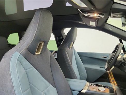 Used 2025 BMW iX xDrive50 image 22