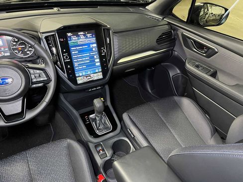 Used 2025 Subaru Forester Premium image 38