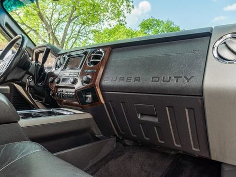 Used 2011 Ford F350 Lariat w/ Lariat Interior Pkg image 47
