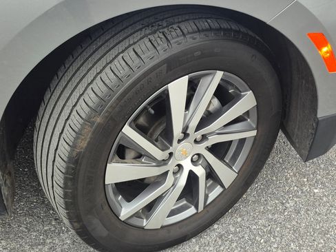 Used 2024 Chevrolet Equinox LT w/ LPO, Floor Liner Package image 3