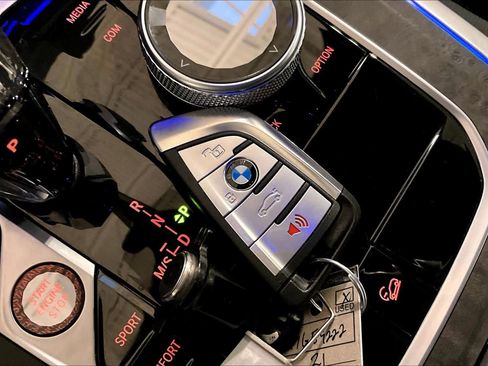 Used 2021 BMW X5 xDrive40i w/ M Sport Package image 15