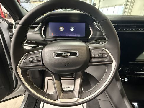 New 2025 Jeep Grand Cherokee L Limited image 28