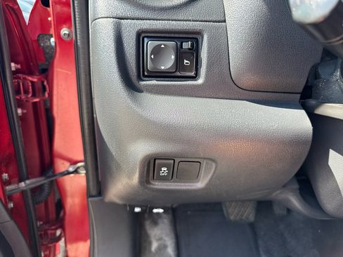 Used 2017 Nissan Versa S Plus image 19