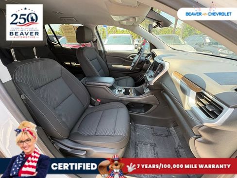 Used 2022 GMC Acadia SLE w/ Driver Convenience Package FWD image 24