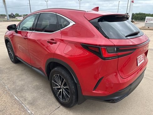 Used 2024 Lexus NX 250 FWD w/ Towing Package (2000 Lbs) image 5