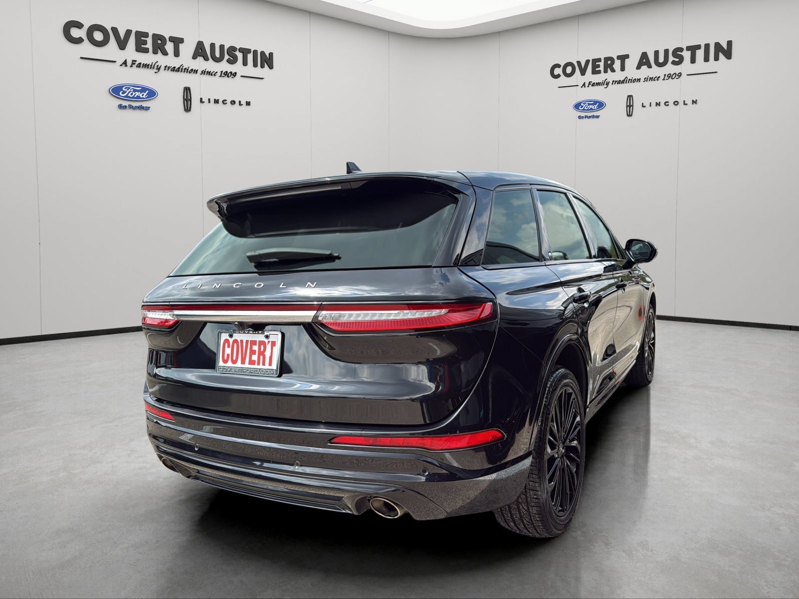 Used 2023 Lincoln Corsair FWD w/ Equipment Group 101A image 5