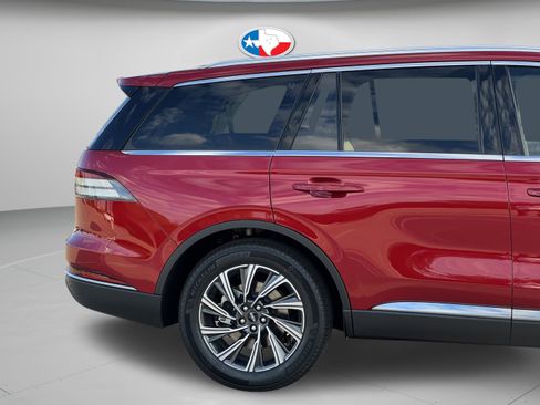 New 2026 Lincoln Aviator 2WD image 32