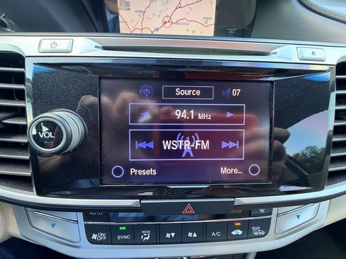 Used 2013 Honda Accord Touring image 23