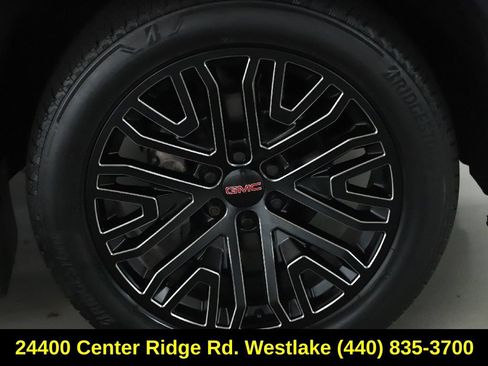 Used 2020 GMC Sierra 1500 SLT w/ SLT Premium Package AWD/4WD image 10