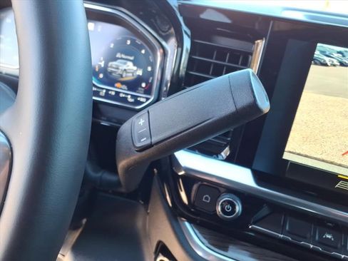 Used 2025 Chevrolet Silverado 1500 LT image 19