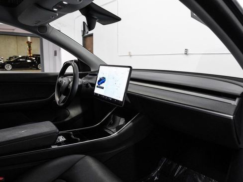 Used 2020 Tesla Model Y Long Range AWD/4WD image 14