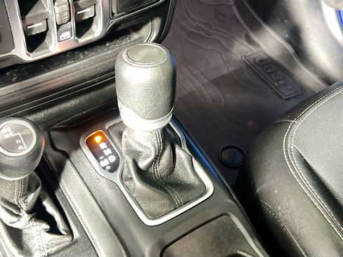 Used 2021 Jeep Wrangler Unlimited Sport AWD/4WD image 25