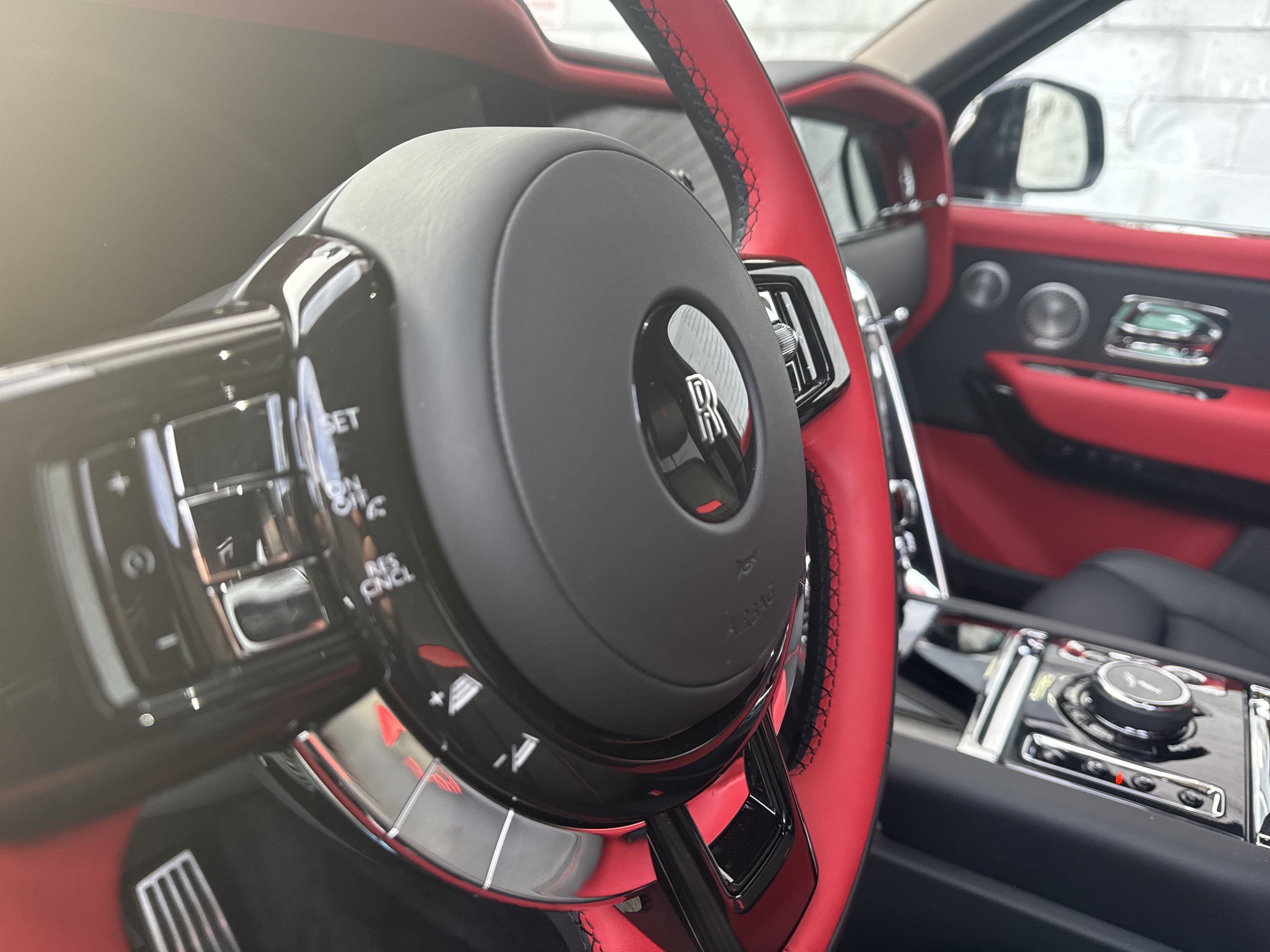 Certified 2025 Rolls-Royce Cullinan AWD/4WD image 40