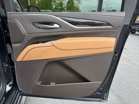 Used 2024 Cadillac Escalade ESV Sport AWD/4WD image 37