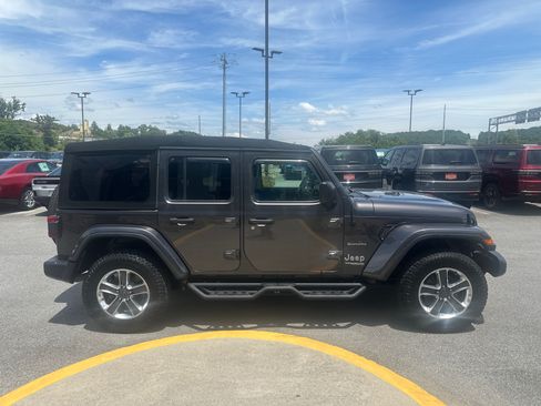 Used 2020 Jeep Wrangler Unlimited Sahara AWD/4WD image 7