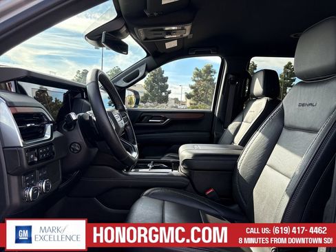 Used 2025 GMC Yukon Denali image 11