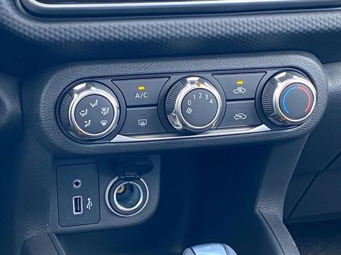 New 2025 Nissan Kicks S image 11