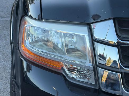 Used 2017 Ford Expedition EL XLT image 9