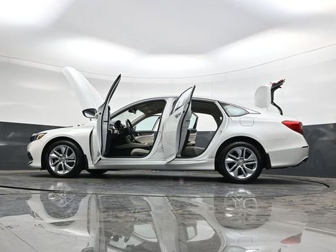 Used 2019 Honda Accord LX image 40