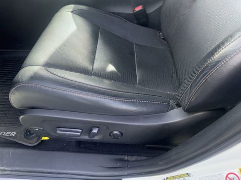 Used 2019 Toyota Highlander Limited image 9