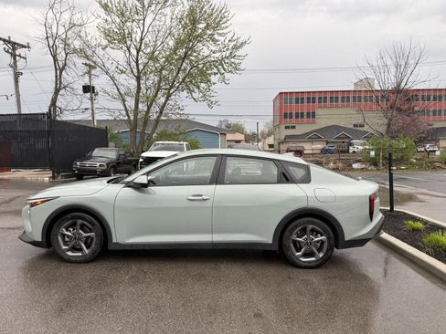 Used 2025 Kia K4 LXS image 6