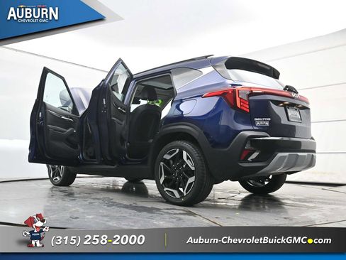 Used 2024 Kia Seltos SX w/ SX Sunroof Package image 36