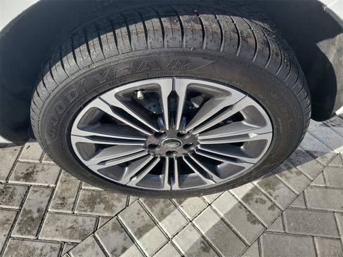 New 2026 Land Rover Range Rover Evoque Dynamic SE image 14