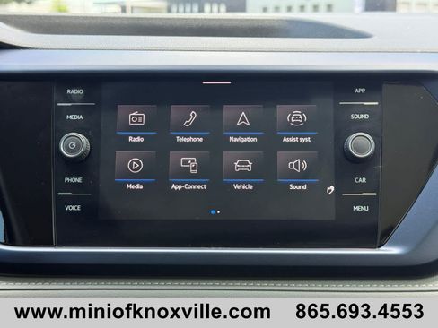 Used 2024 Volkswagen Taos SE FWD image 27