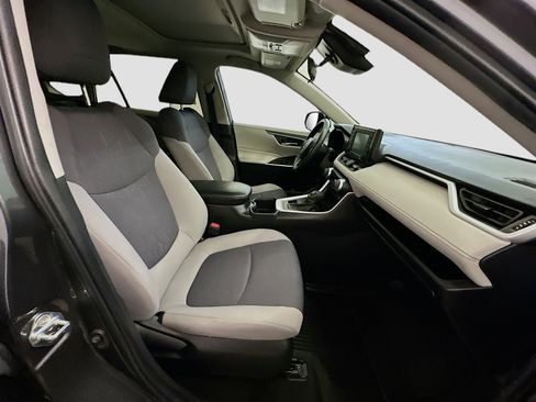 Used 2022 Toyota RAV4 XLE image 34