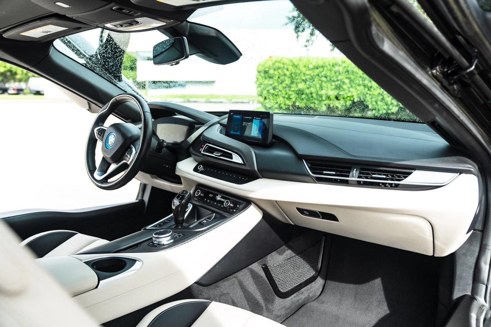 Used 2019 BMW i8 Roadster AWD/4WD image 14