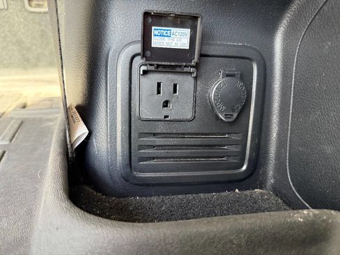 Used 2017 Toyota 4Runner SR5 Premium image 12