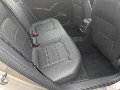 Used 2016 Volkswagen Passat 1.8T SE image 14