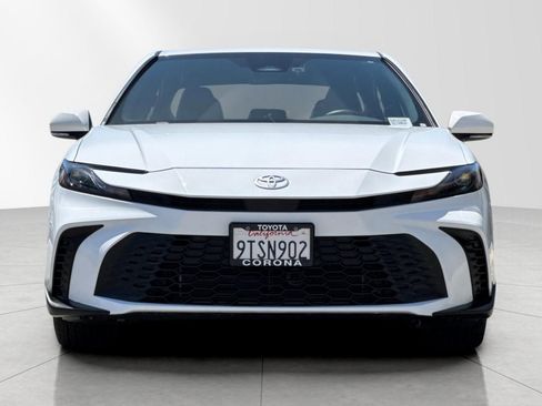 Used 2025 Toyota Camry SE w/ Convenience Package FWD image 10