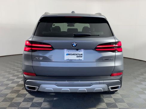 Used 2026 BMW X5 sDrive40i w/ Premium Package image 8