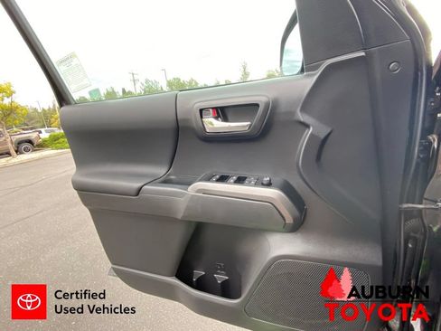 Used 2023 Toyota Tacoma TRD Off-Road AWD/4WD image 37