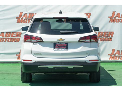 Used 2024 Chevrolet Equinox LT FWD image 2
