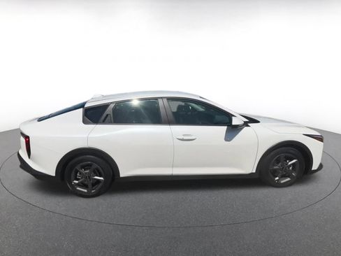 Used 2025 Kia K4 FWD image 16